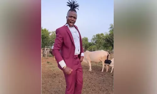 Akshay Kumars Chura Ke Dil Mera; Dance steps of Kilipol dressed in a suit- video, Latest malayalam news, breaking news, അക്ഷയ് കുമാറിന്റെ ചുരാ കെ ദിൽ മേരാ; സ്യൂട്ടണിഞ്ഞ് കിലിപോളിന്റെ നൃത്തചുവടുകൾ- വീഡിയോ, ഏറ്റവും പുതിയ മലയാള വാർത്തകള്‍