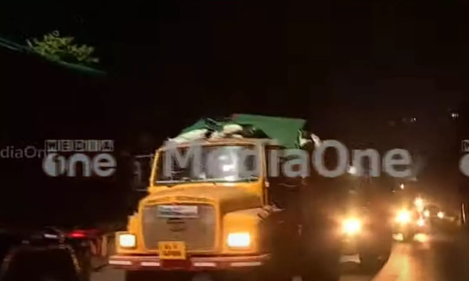 brahmapuram lorry, kochi brahmapuram lorry, kochi