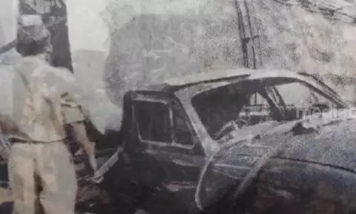 Pookkiparamba bus accident