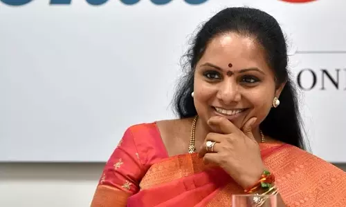 അറസ്റ്റു ചെയ്യാതെ പിന്നെ ഉമ്മ വയ്ക്കുമോ?; കവിതയ്ക്കെതിരെ അപകീർത്തി പരാമർശവുമായി ബിജെപി നേതാവ് അറസ്റ്റു ചെയ്യാതെ പിന്നെ ഉമ്മ വയ്ക്കുമോ?; കവിതയ്ക്കെതിരെ അപകീർത്തി പരാമർശവുമായി ബിജെപി നേതാവ്