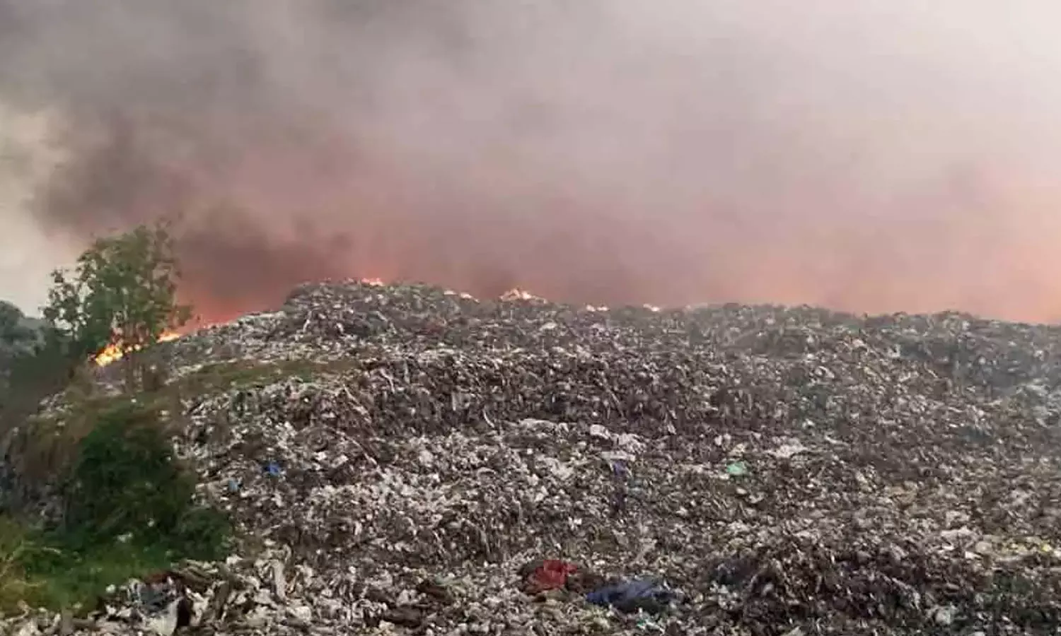 Ernakulam Collector , extinguish smoke, Brahmapuram, final stage, kochi, Ernakulam Collector , extinguish smoke, Brahmapuram, final stage, kochi,