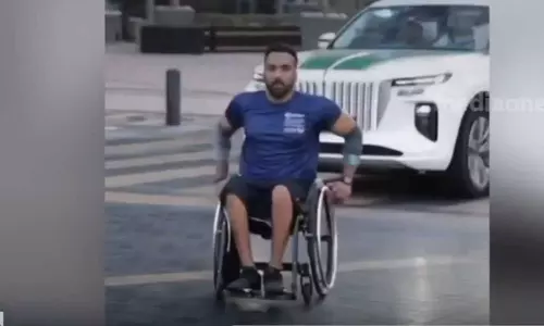 വിൽചെയറിൽ നീങ്ങി മലയാളി ഗിന്നസ് ബുക്കിൽ; ഏറ്റവും ദൈർഘ്യമേറിയ ജി.പി.എസ് ചിത്രം വരച്ചു