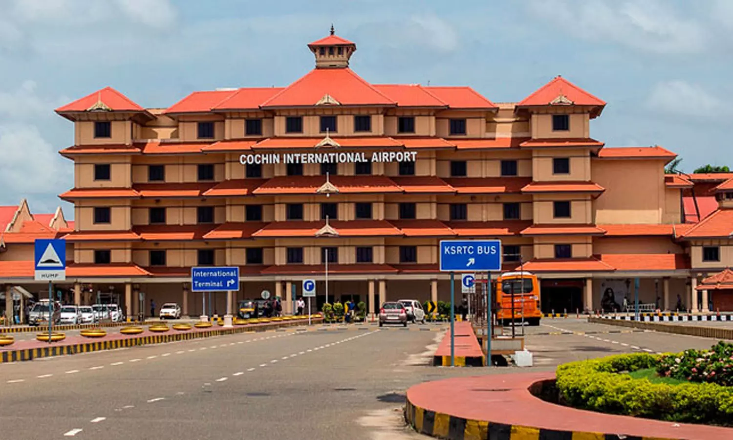 Gold worth 34 lakhs hidden in underwear was seized in Nedumbassery