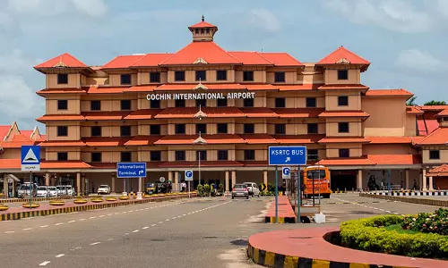 Gold worth 34 lakhs hidden in underwear was seized in Nedumbassery