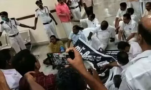 Complaint of Police Association to Chief Minister to Action against UDF MLAs Complaint of Police Association to Chief Minister to Action against UDF MLAs