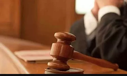 അച്ഛന്‍ മരിച്ചാല്‍ പേരക്കുട്ടിയെ സംരക്ഷിക്കാന്‍ മുത്തച്ഛന് ബാധ്യതയുണ്ടെന്ന് കോടതി