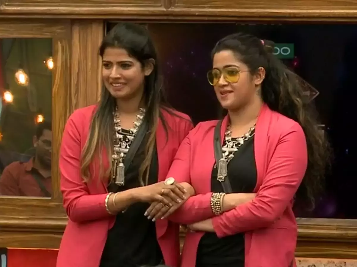 abhirami suresh amrutha suresh