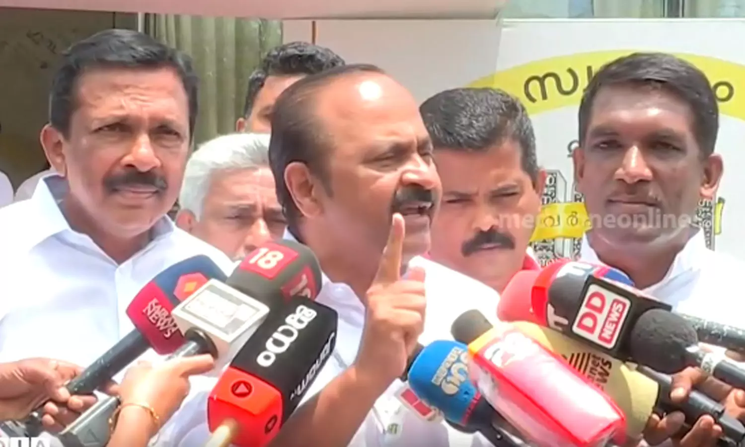 Despite the killing of TP Chandrasekaran, the CPMs anger towards KK Rama has not been contained: vd satheeshan, breaking news, ബ്രേക്കിങ് ന്യൂസ്, ടി.പി ചന്ദ്രശേഖരനെ 51 വെട്ട് വെട്ടിയിട്ടും സി.പി.എമ്മിന് കെ.കെ രമയോട് കലിയടങ്ങിയിട്ടില്ല: വി.ഡി സതീശൻ Despite the killing of TP Chandrasekaran, the CPMs anger towards KK Rama has not been contained: vd satheeshan, breaking news, ബ്രേക്കിങ് ന്യൂസ്, ടി.പി ചന്ദ്രശേഖരനെ 51 വെട്ട് വെട്ടിയിട്ടും സി.പി.എമ്മിന് കെ.കെ രമയോട് കലിയടങ്ങിയിട്ടില്ല: വി.ഡി സതീശൻ