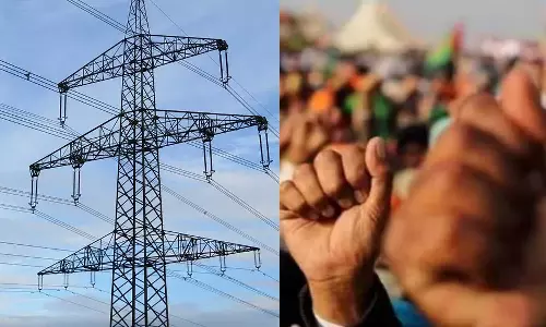 UP power strike ,Uttar Pradesh power strike,ഉത്തർപ്രദേശിനെ ഇരുട്ടിലാക്കി വൈദ്യുതി ജീവനക്കാരുടെ സമരം, വൈദ്യുതി ജീവനക്കാരുടെ സമരം ഇരുട്ടിലായി ഉത്തര്‍പ്രദേശ്,latest news malayalam,breaking news malayalam,up yogi news,up yogi government