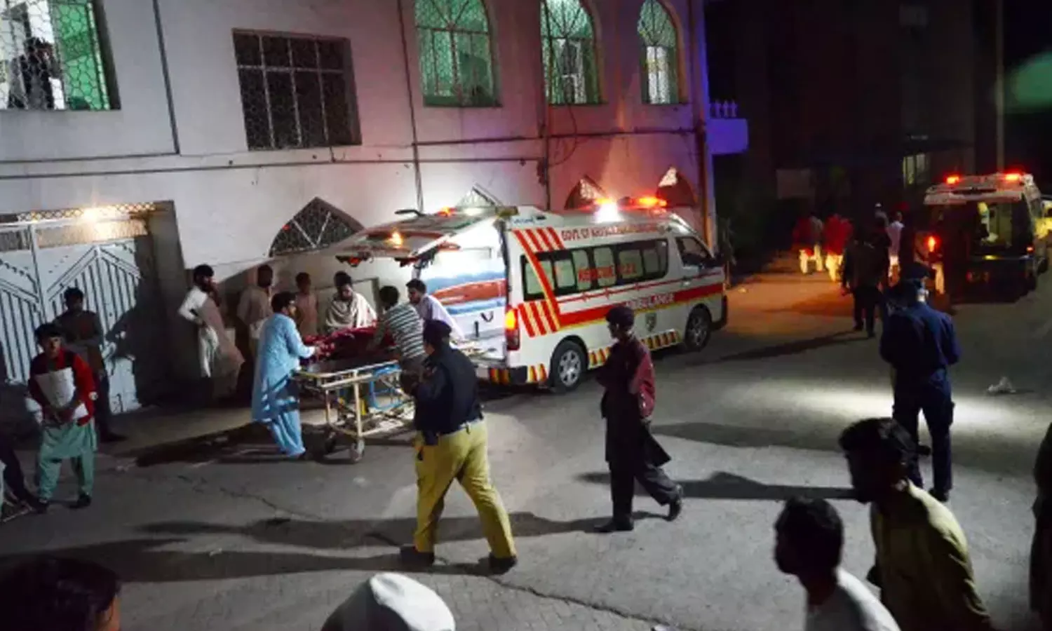 earthquake shakes pakistan,afghanistan and northindia earthquake shakes pakistan,afghanistan and northindia