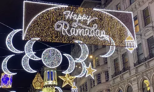 London Lights Up for First Ramadan Celebration as Happy Ramadan