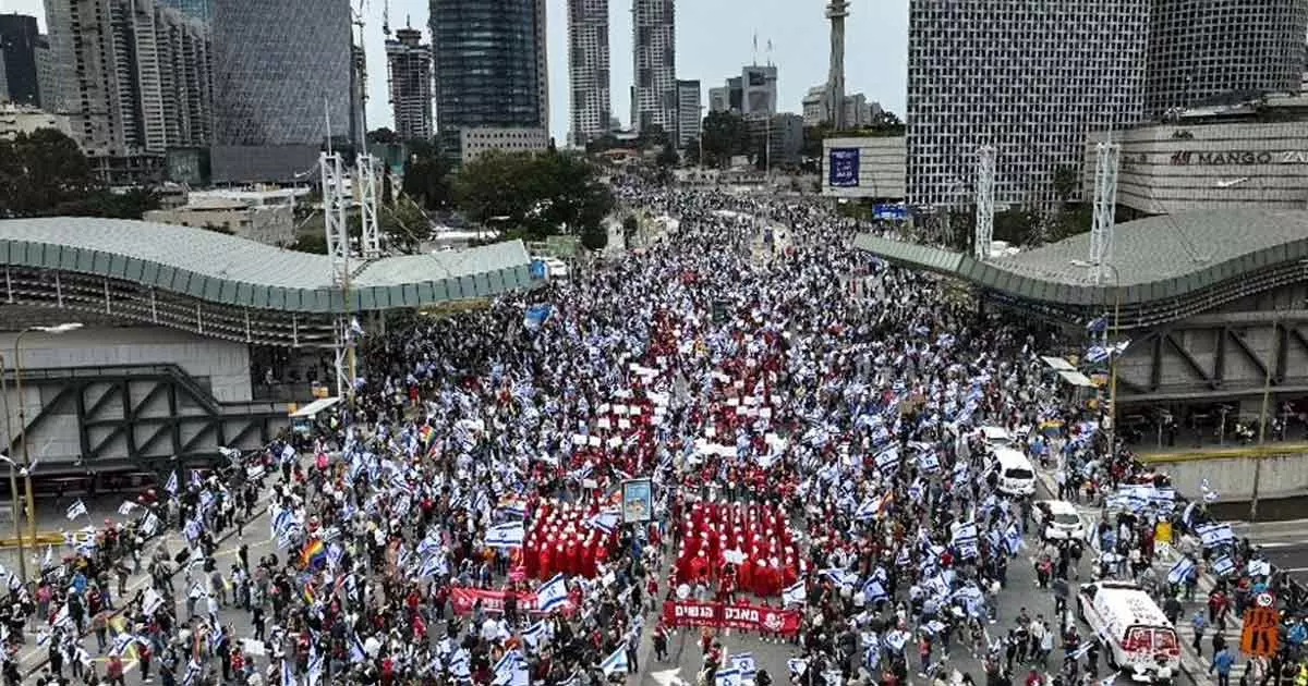 Israel passes law protecting Netanyahu Israel passes law protecting Netanyahu