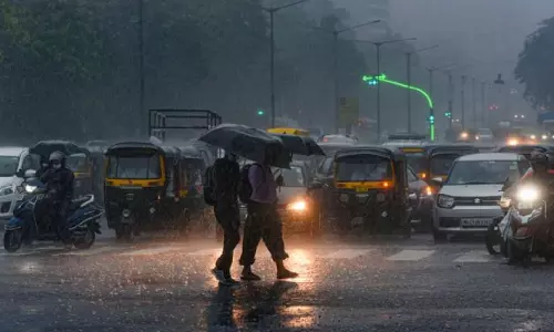 Meteorological Center predicts chances of rain in next five days in Kerala Meteorological Center predicts chances of rain in next five days in Kerala