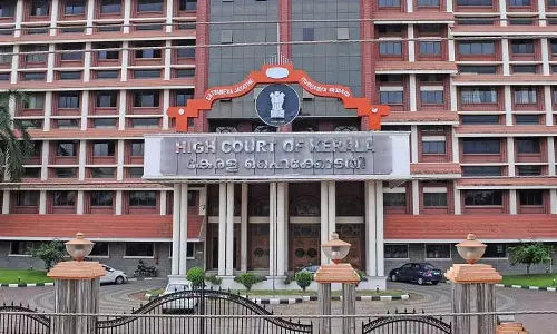 High Court quashed the expulsion of Senate members of Kerala University High Court quashed the expulsion of Senate members of Kerala University