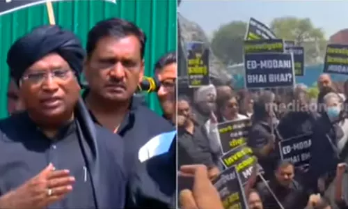 Protest March to Vijay Chowk in Delhi by Opposition Party MPs Against Disqualification of Rahul Gandhi