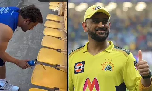 MS Dhoni paints seats at Chepauk before IPL 2023, video goes VIRAL