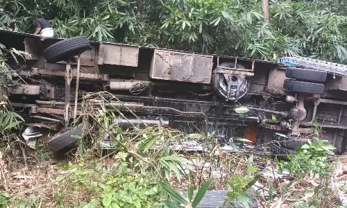 Bus overturned at Nilakkal