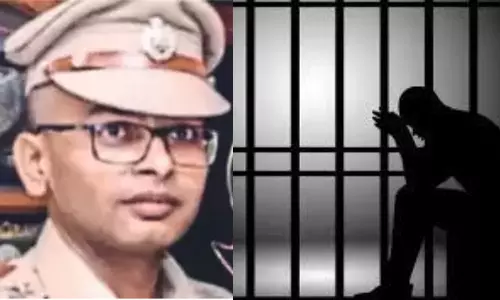 Police pull out 10 people’s teeth with a cutting player,IPS officer broke our teeth using a stone,