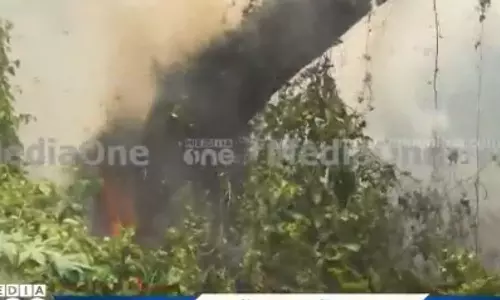 Fire breaks out in Kokala, Thrissur, breaking news malayalam Fire breaks out in Kokala, Thrissur, breaking news malayalam