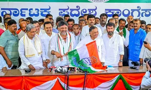 127 സീറ്റ് വരെ നേടും; കർണാടകയിൽ കോൺഗ്രസ് അധികാരത്തിലെത്തുമെന്ന് അഭിപ്രായ സർവേ 127 സീറ്റ് വരെ നേടും; കർണാടകയിൽ കോൺഗ്രസ് അധികാരത്തിലെത്തുമെന്ന് അഭിപ്രായ സർവേ