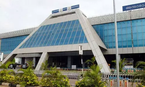 കരിപ്പൂരില്‍ രണ്ടു കോടിയുടെ സ്വര്‍ണവുമായി നാലുപേര്‍ പിടിയില്‍