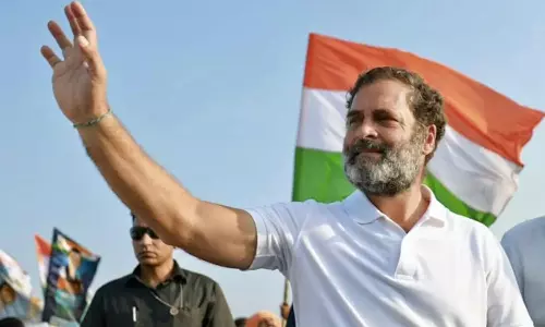 Rahul Gandhi and Priyanka Gandhi reach Kannur airport Rahul Gandhi and Priyanka Gandhi reach Kannur airport