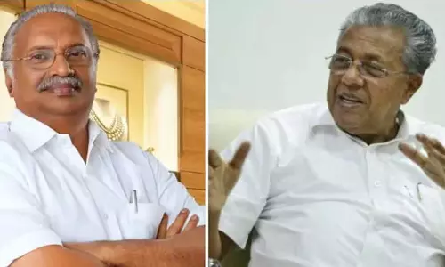 Gokulam scam case,gokulam chits finance case: Govt keeps silent,ഗോകുലം ചിട്ടിതട്ടിപ്പ് കേസ്: മൗനം തുടർന്ന് സർക്കാർ; എത്രരൂപയുടെ നികുതി നഷ്ടമുണ്ടായെന്ന് പ്രതിപക്ഷം,pinarayi vijayan and gokulam gopalan,latest malayalam news