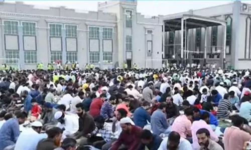 ഒരുമയുടെ സന്ദേശവുമായി എയിം സൗഹൃദ സംഗമം; ഇഫ്‌താർ വിരുന്നിൽ പങ്കെടുത്തത് ആയിരങ്ങൾ