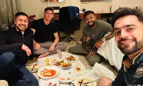 RashidKhanhavingSehriwithHardikPandya