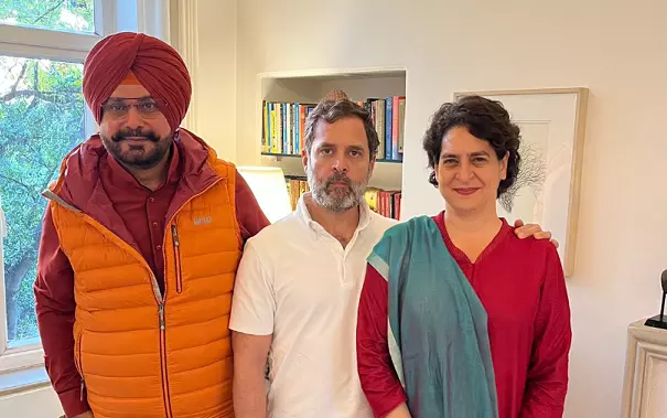 Navjot Sidhu Meets Rahul Gandhi Navjot Sidhu Meets Rahul Gandhi