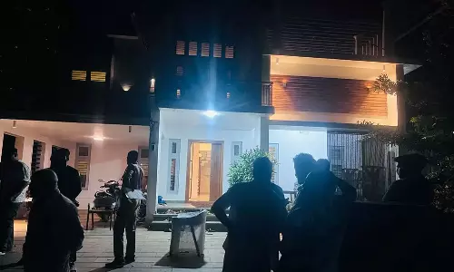 താമരശ്ശേരിയിൽ ദമ്പതികളെ തട്ടിക്കൊണ്ടുപോയ കേസിൽ ഒരാൾ കസ്റ്റഡിയിൽ താമരശ്ശേരിയിൽ ദമ്പതികളെ തട്ടിക്കൊണ്ടുപോയ കേസിൽ ഒരാൾ കസ്റ്റഡിയിൽ