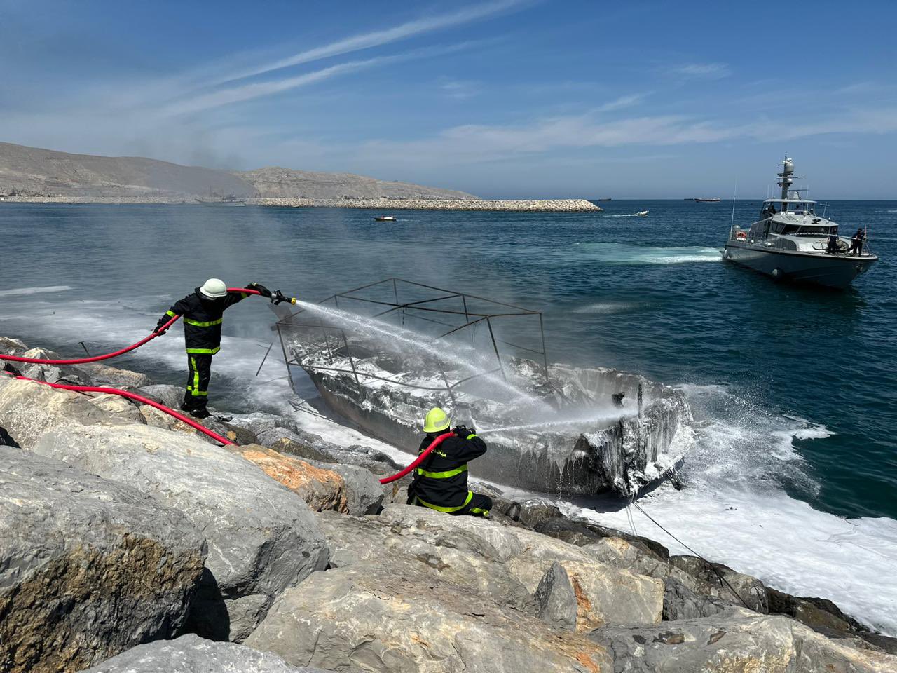 death,fire,boat clash,Oman,Musandam governorate