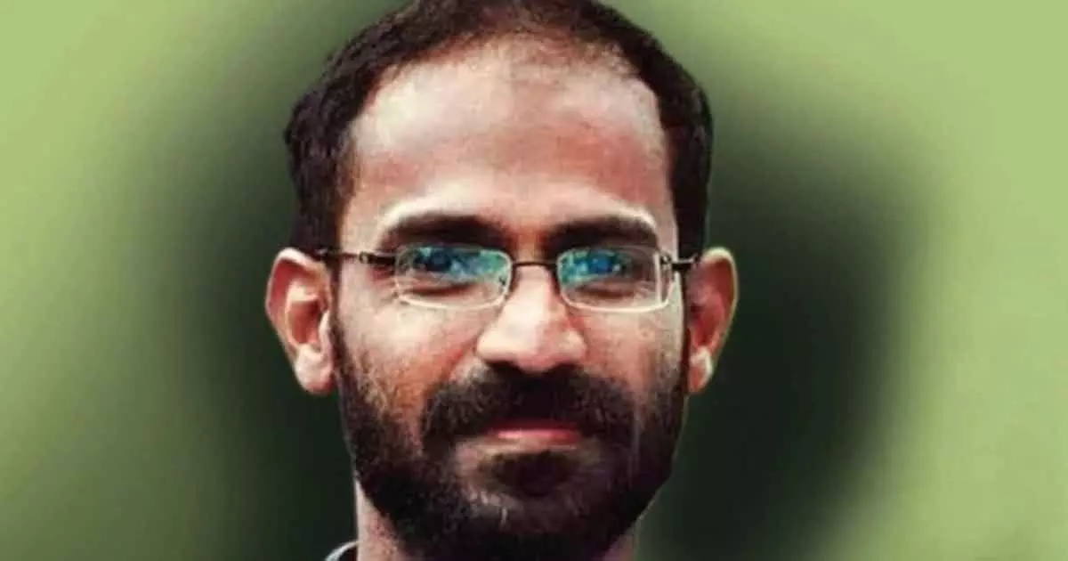 Mukundan C. Menon Suhrid Sanghs first award to Siddique Kappan