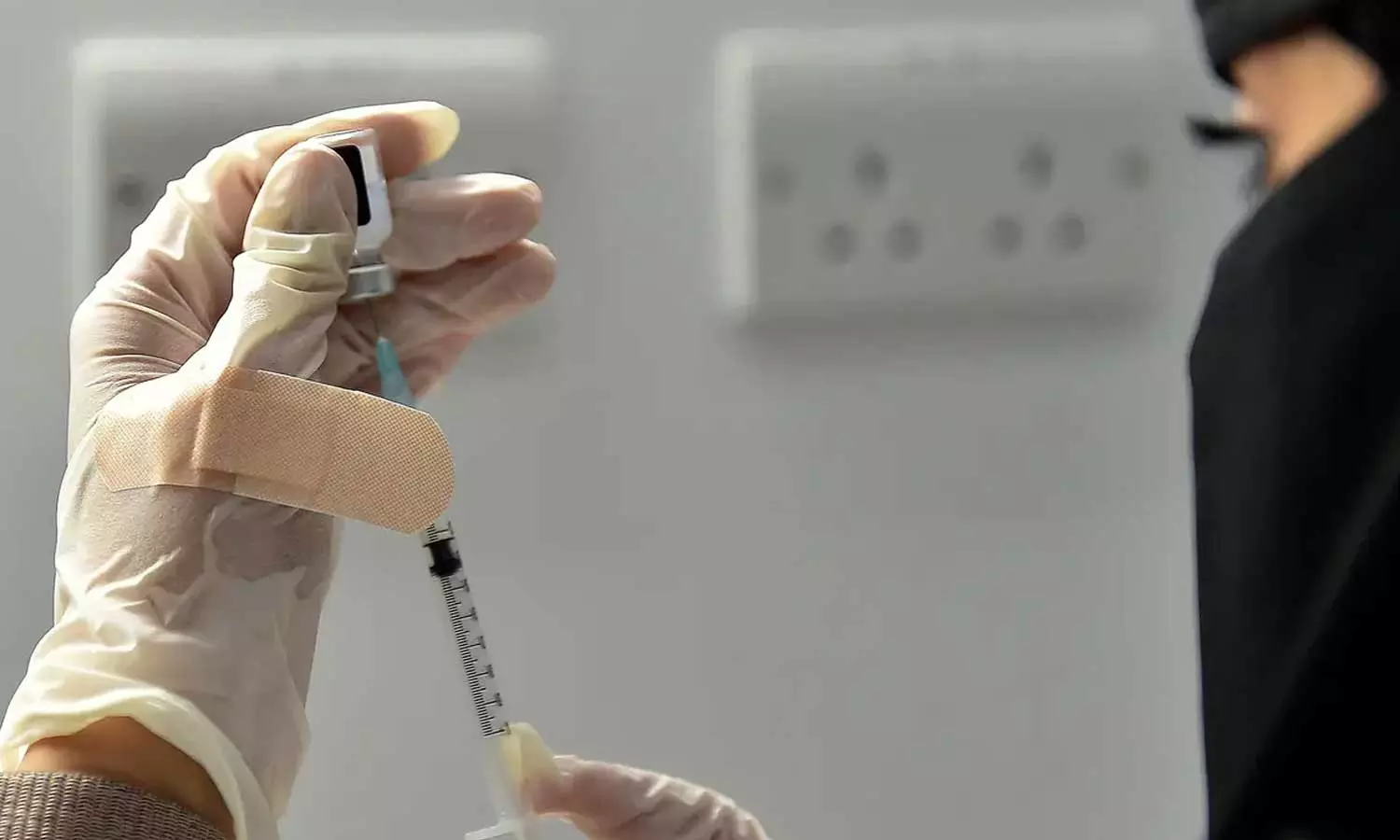 Activation vaccination against covid has started in Saudi