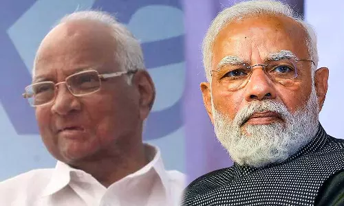 പ്രധാനമന്ത്രിയുടെ വിദ്യാഭ്യാസ യോഗ്യതയെ ചൊല്ലി പ്രതിപക്ഷ നിരയിൽ ഭിന്നത; ചർച്ച ചെയ്യാൻ വേറെയും വിഷയങ്ങളുണ്ടെന്ന് ശരത് പവാർ പ്രധാനമന്ത്രിയുടെ വിദ്യാഭ്യാസ യോഗ്യതയെ ചൊല്ലി പ്രതിപക്ഷ നിരയിൽ ഭിന്നത; ചർച്ച ചെയ്യാൻ വേറെയും വിഷയങ്ങളുണ്ടെന്ന് ശരത് പവാർ