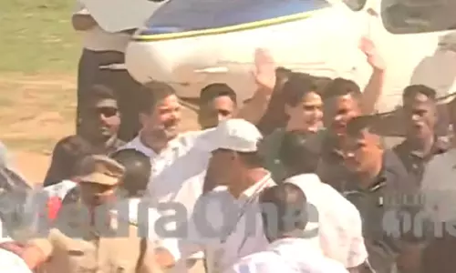 Rahul Gandhi and Priyanka Gandhi reach Kannur airport
