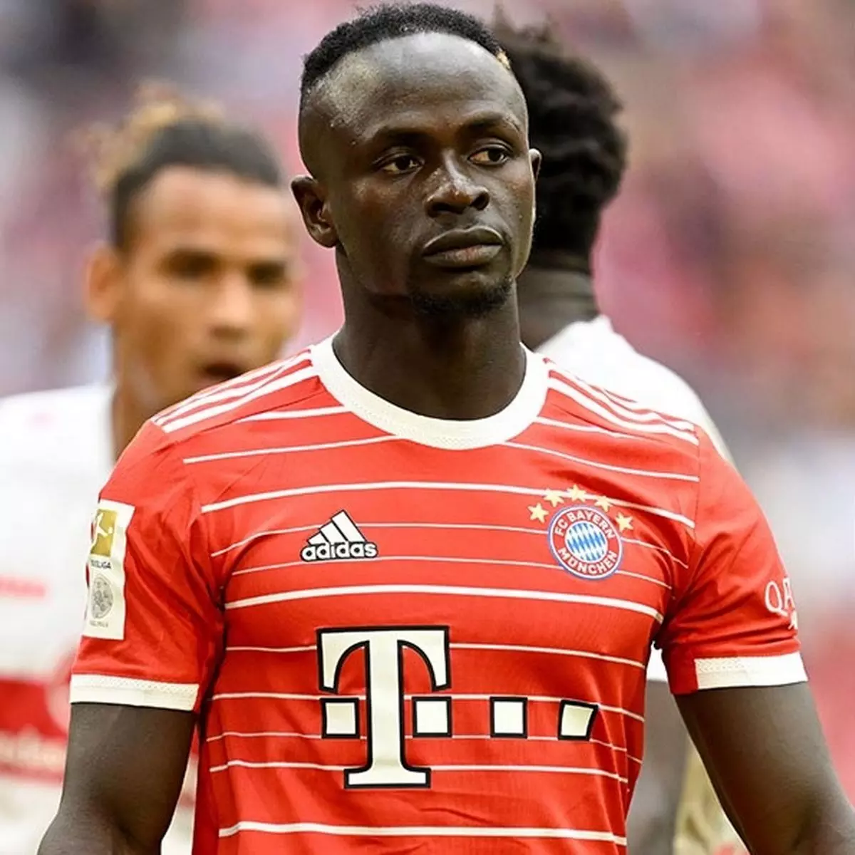 ടീമംഗത്തിന്റെ മുഖത്തിടിച്ചതിന്  മാനെയെ വില്‍ക്കാനൊരുങ്ങി ബയേണ്‍