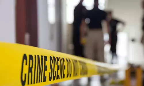 മോഷണക്കുറ്റം ആരോപിച്ച് കമ്പനി മാനേജരെ തല്ലിക്കൊന്നു; മൃതദേഹം ആശുപത്രിയിൽ ഉപേക്ഷിച്ച് മുങ്ങി