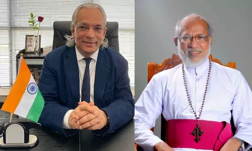 ആലഞ്ചേരിയുടെ പ്രസ്താവന പ്രവാസികളെയും അറബ് സഹോദരങ്ങളെയും അപമാനിക്കുന്നത്: കെ.എം.സി.സി ആലഞ്ചേരിയുടെ പ്രസ്താവന പ്രവാസികളെയും അറബ് സഹോദരങ്ങളെയും അപമാനിക്കുന്നത്: കെ.എം.സി.സി