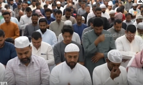 റമദാൻ: കുവൈത്തിലെ പ്രധാന പള്ളികളിൽ വിശ്വാസികളുടെ തിരക്കേറി