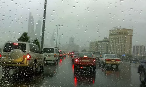 ബഹ്റൈനിൽ കാറ്റും ഇടിയും ചേർന്നുള്ള മഴക്ക് സാധ്യത; ജാഗ്രത പാലിക്കണമെന്ന് അധികൃതർ