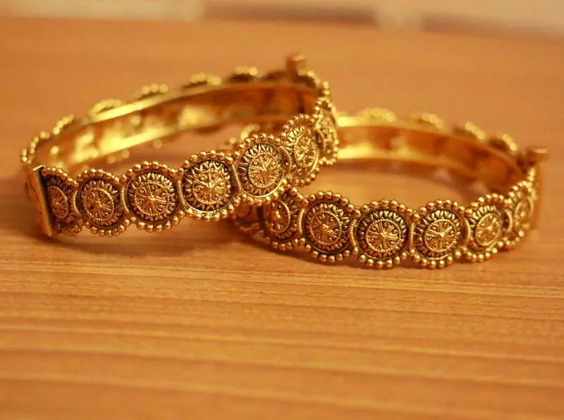 Gold jewellery