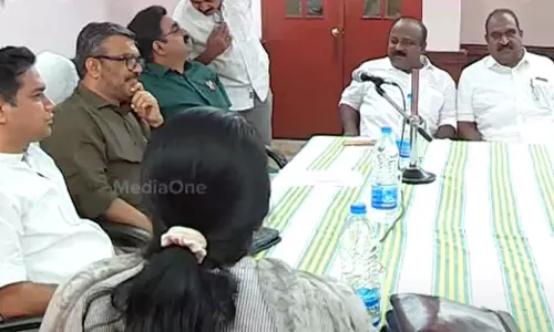 ബ്രഹ്മപുരത്ത് സംസ്കരിക്കുക കോര്‍പറേഷനിലെ മാലിന്യം മാത്രം; കൊച്ചിയില്‍ ഉന്നതതല യോഗം