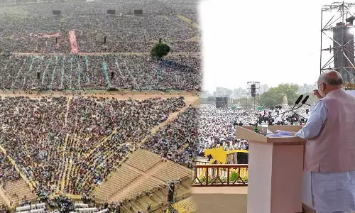 അമിത് ഷാ പങ്കെടുത്ത അവാർഡ് ദാന ചടങ്ങിനെത്തിയ 11 പേർ സൂര്യാതപമേറ്റ് മരിച്ചു; 123 പേർ ആശുപത്രിയിൽ