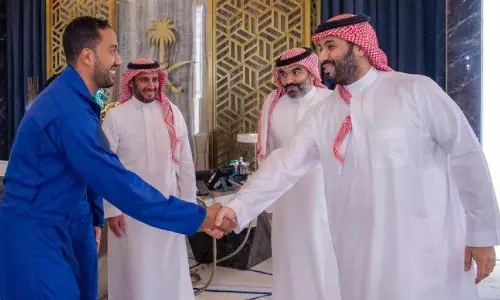 ബഹിരാകാശ യാത്രാസംഘത്തിന് സൗദി കിരീടാവകാശിയുടെ യാത്രയയപ്പ്