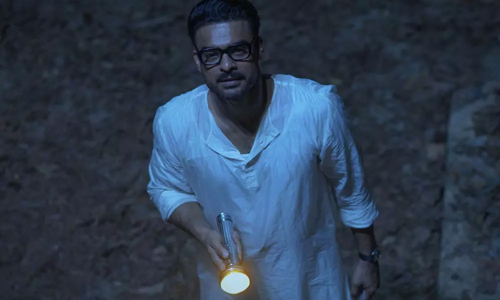 Neelavelicham, Pottithakarnna Kinavu, P Bhaskaran, MS Baburaj, KS Chithra,Tovino Thomas, Rima Kallingal, Roshan Mathew, Shine Tom Chacko, നീല വെളിച്ചം, ടോവിനോ, ടൊവിനോ തോമസ്, ആഷിഖ് അബു, റിമ കല്ലിങ്കല്‍,