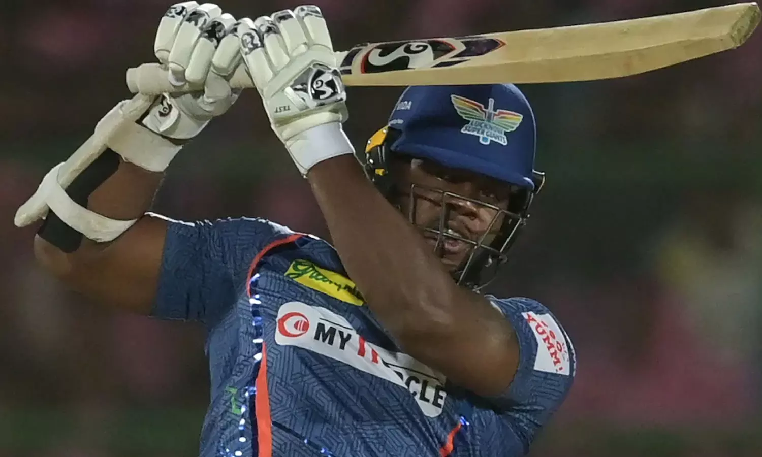 മെയേഴ്‌സിന് അര്‍ധസെഞ്ച്വറി; ലക്‌നൗവിന് ഭേദപ്പെട്ട സ്കോര്‍