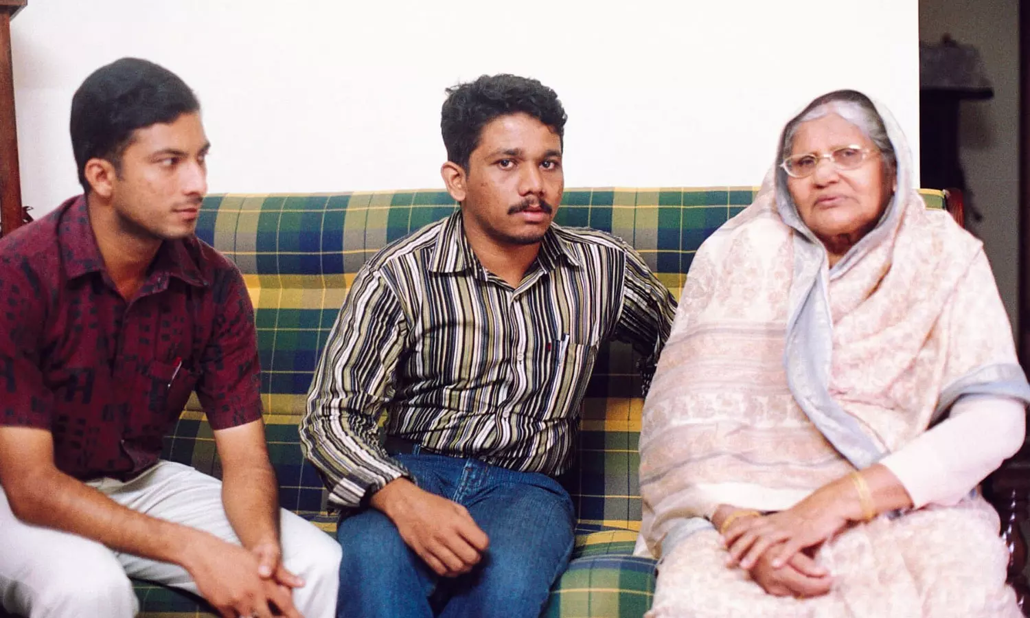 മമ്മൂട്ടിയുടെ ഉമ്മയ്ക്കൊപ്പം ലേഖകനും സുഹൃത്ത് ഖൈറുദ്ദീന് വല്ലപ്പുഴയും മമ്മൂട്ടിയുടെ ഉമ്മയ്ക്കൊപ്പം ലേഖകനും സുഹൃത്ത് ഖൈറുദ്ദീന് വല്ലപ്പുഴയും