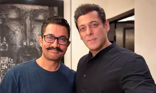 Salman Khan tweets a photo with Aamir Khan on Eid