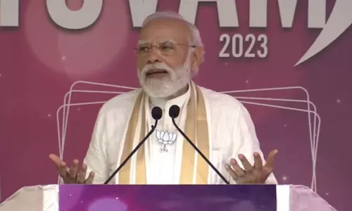 One group gives importance to the party, another group to a family; Prime Minister with criticism